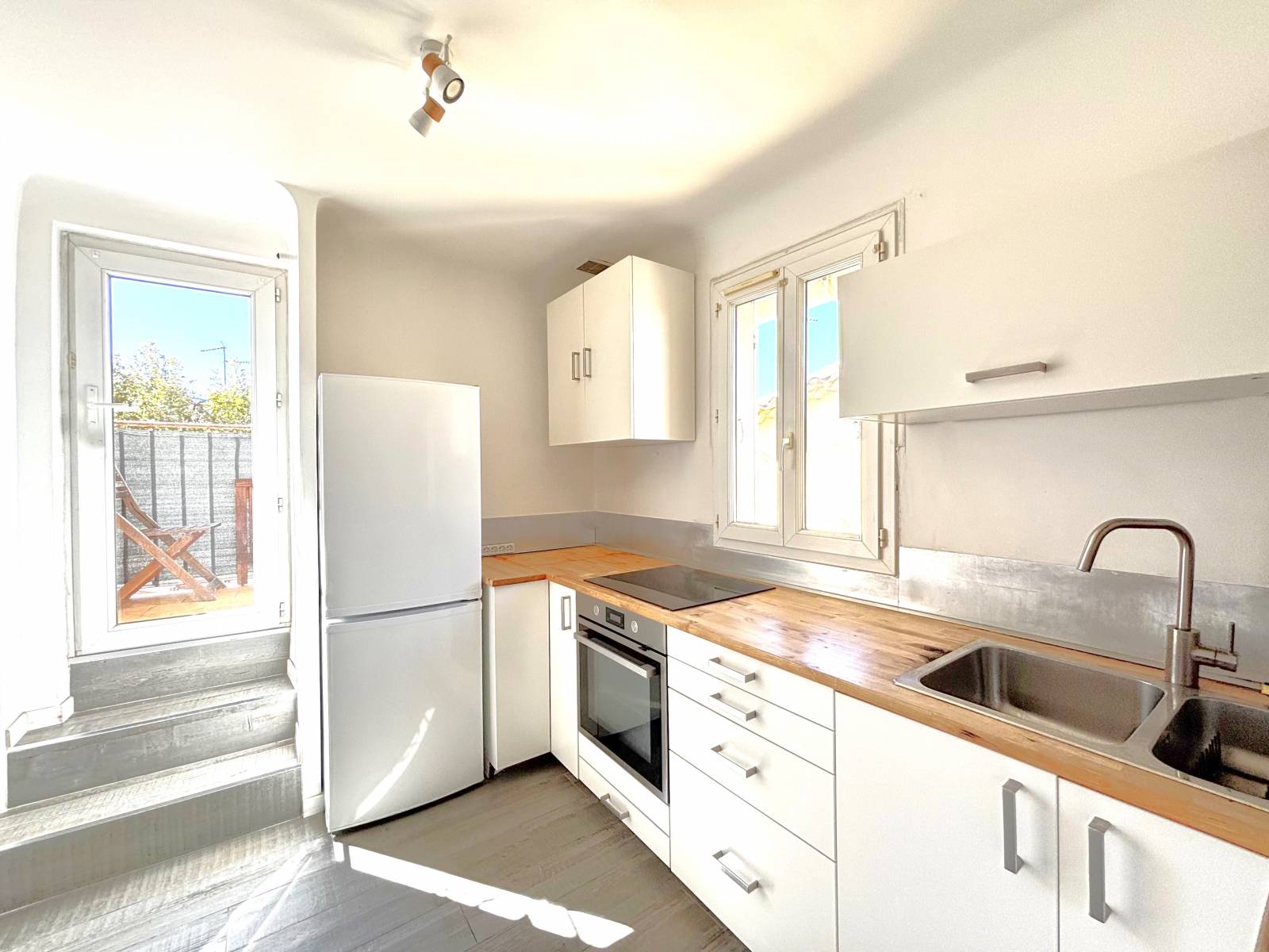 Appartement T2 en duplex Aubagne  dans le centre en dernier étage avec balcon